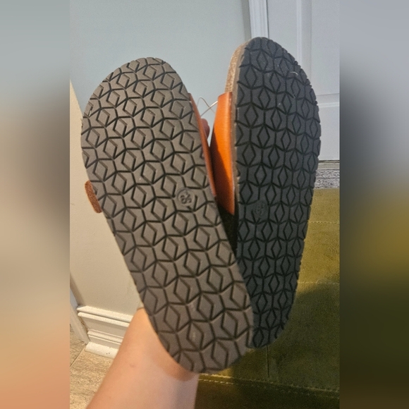 UNIVERSAL THREAD  Cameron Single Band Footbed Sandals. Cognac. 6.5 NWT - Picture 7 of 7